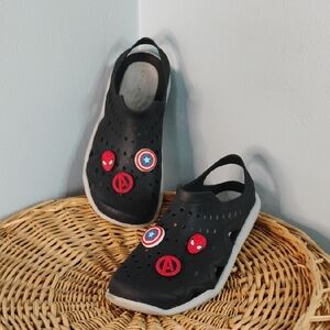 CROCS Kid Black Marvel Superhero Water Shoes Sandals Size 4 M Avengers Movie